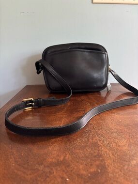 Vintage Coach Lewiston crossbody bag -glove tanned leather